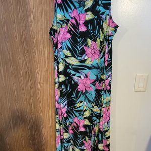 NWOT  woman's sleeveless topical maxi dress.  1X Excellent condition
